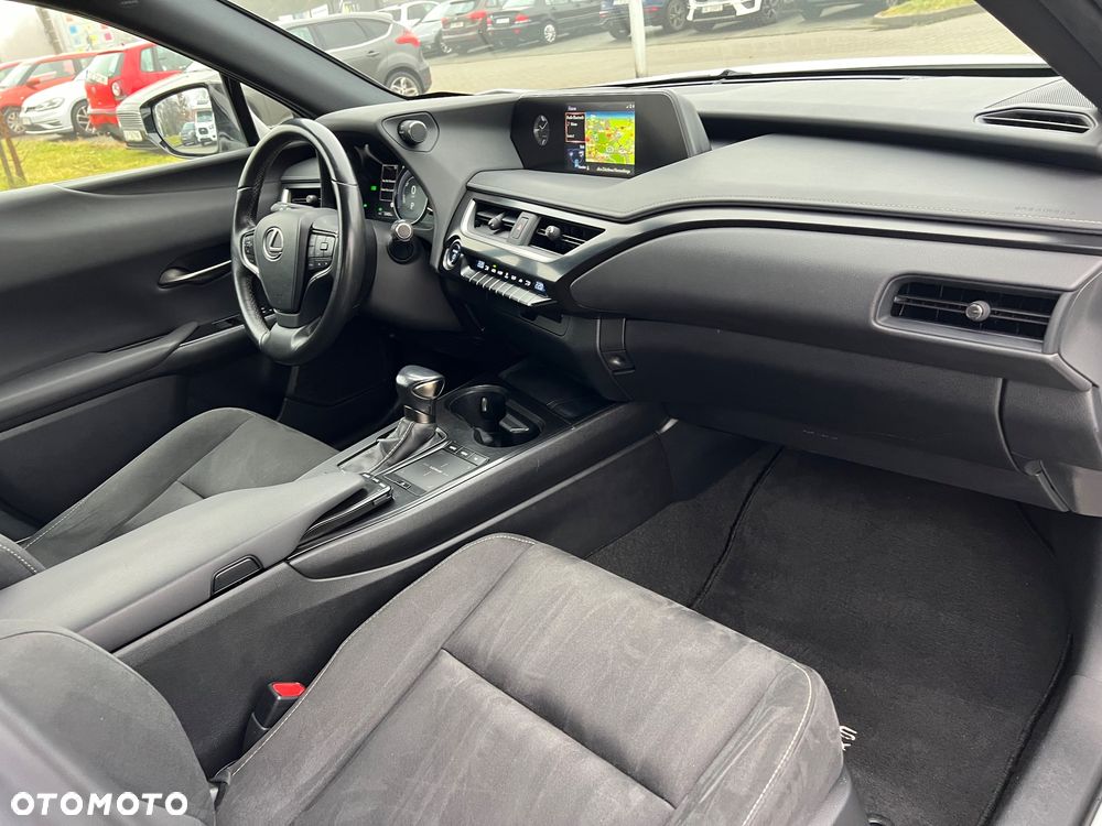 Lexus UX 250h Elegance 2WD - 25