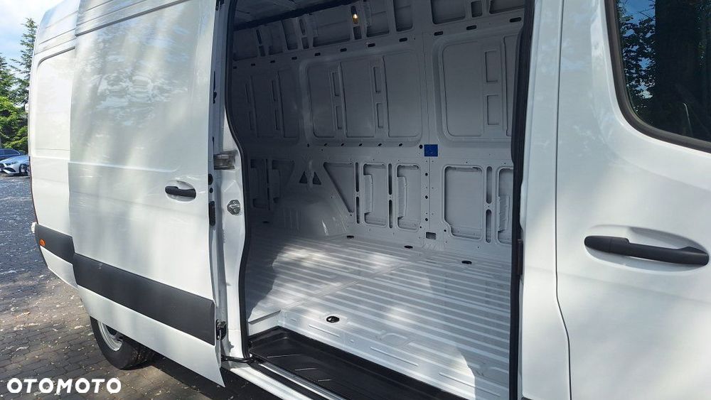 Mercedes-Benz Sprinter - 8