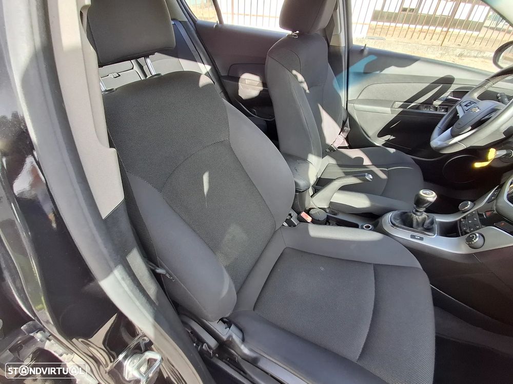 Chevrolet Cruze 1.6 LT - 12