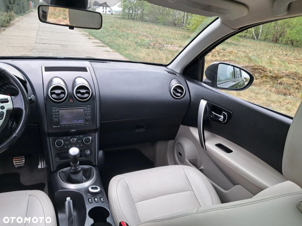 Nissan Qashqai+2 2.0 4x4 Tekna Premium - 25
