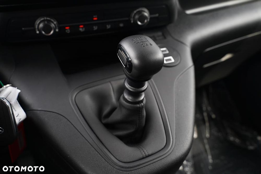 Toyota Proace City 1.5 D-4D Long 2,3t Active - 24