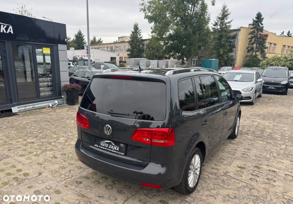Volkswagen Touran - 4