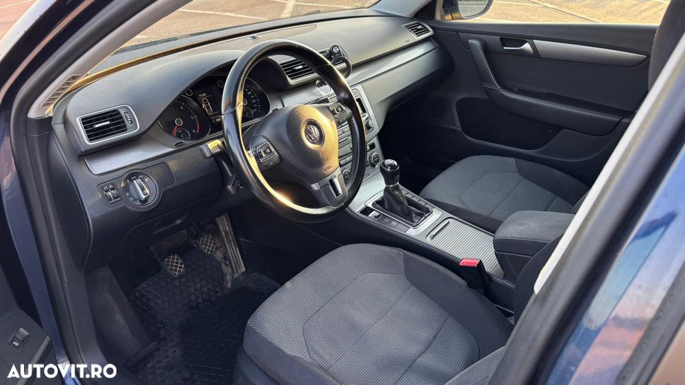 Volkswagen Passat - 8