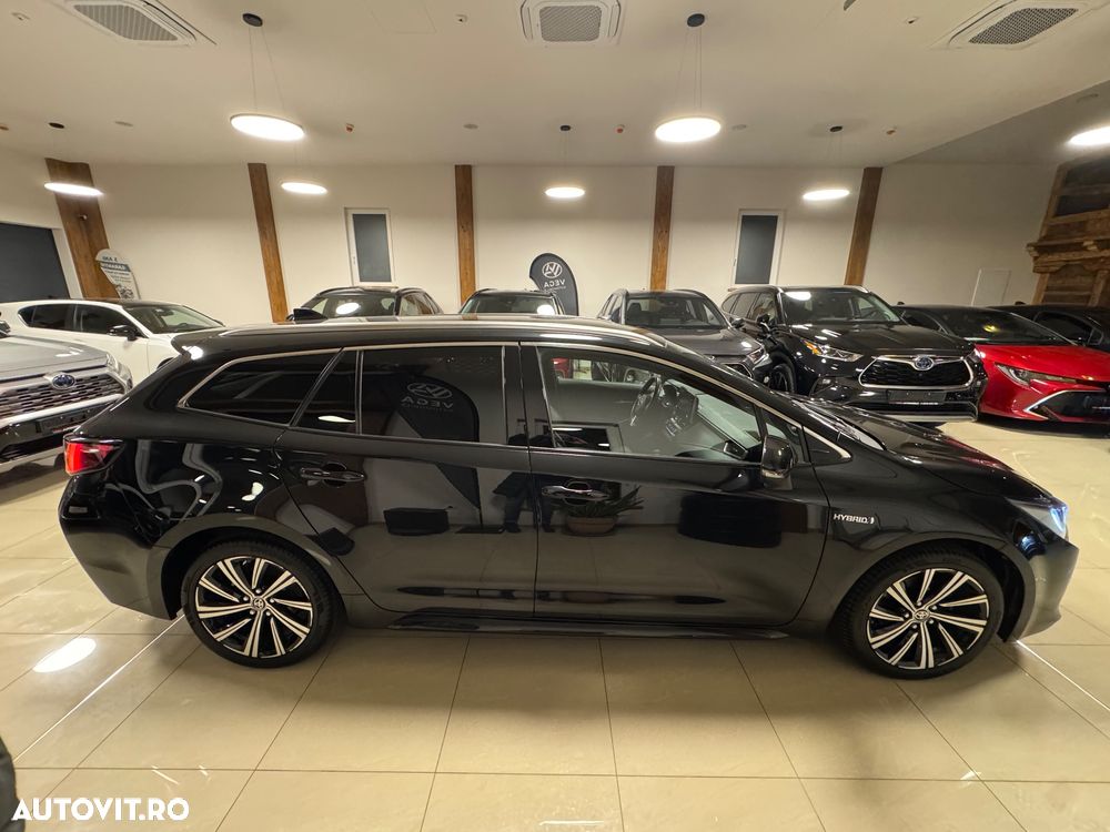 Toyota Corolla ver-1-8-hybrid-team-deutschland - 6