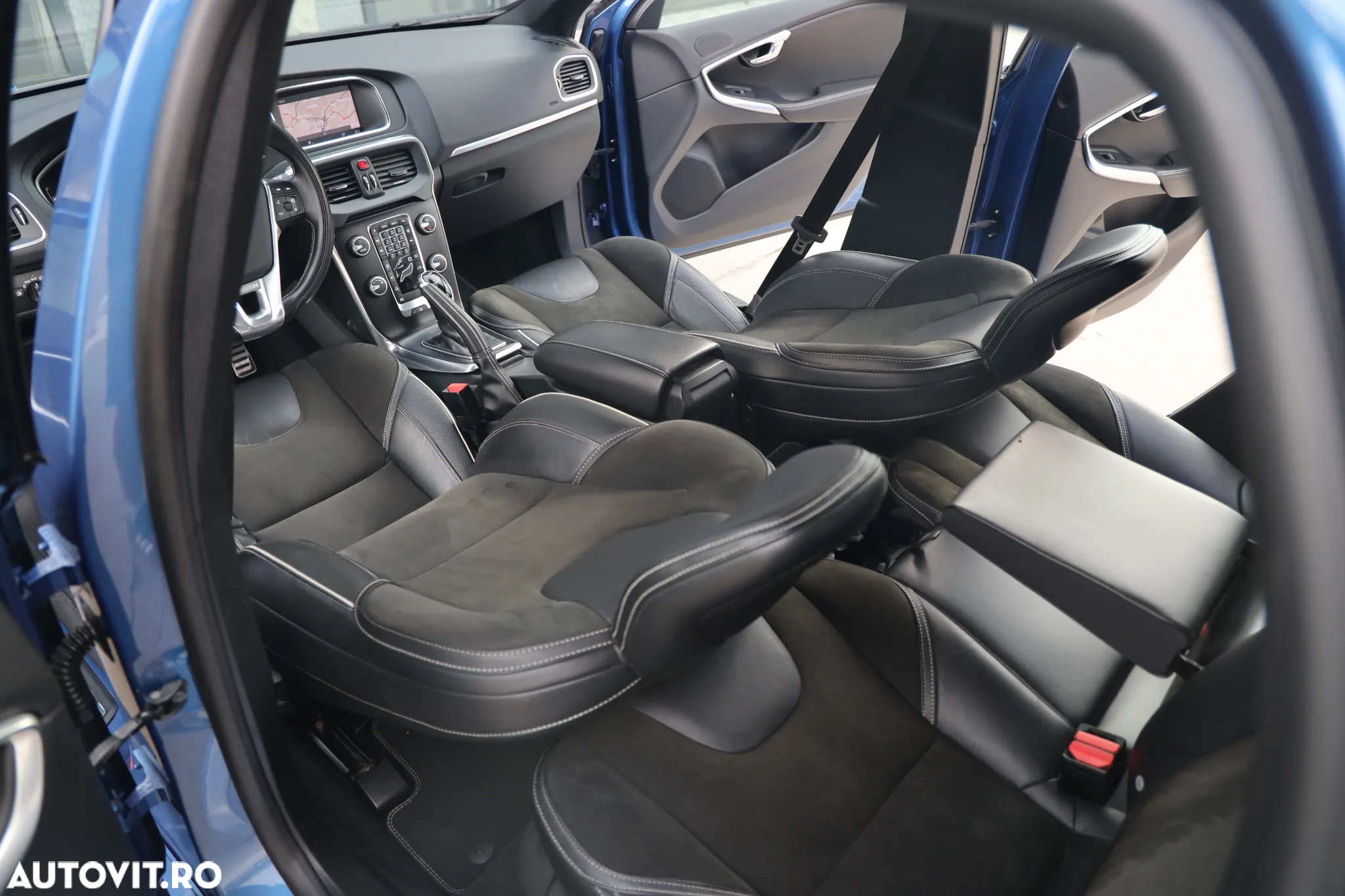 Volvo V40 D3 Geartronic RDesign - 8