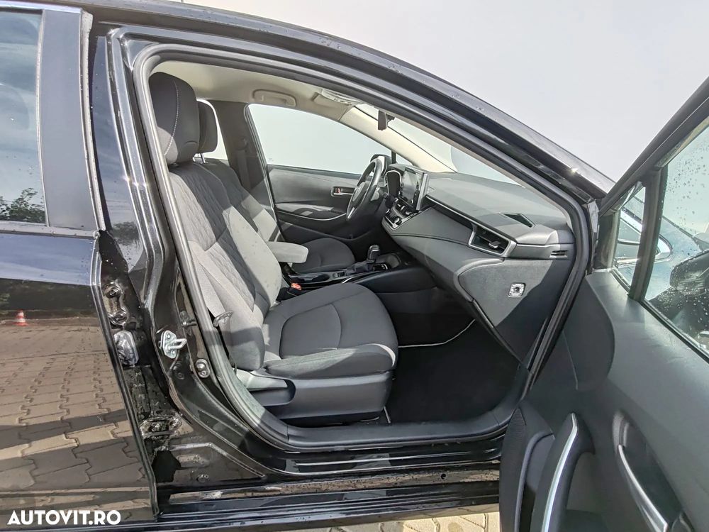 Toyota Corolla Sedan 1.8 HSD Dynamic - 13