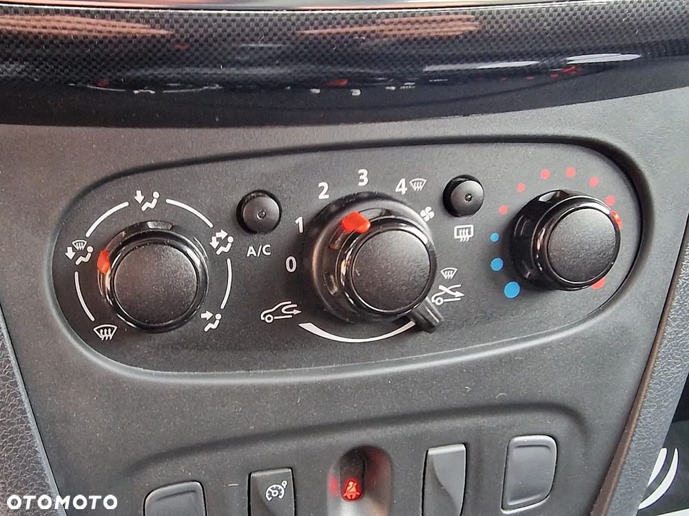 Dacia Logan SCe 75 Essential - 16