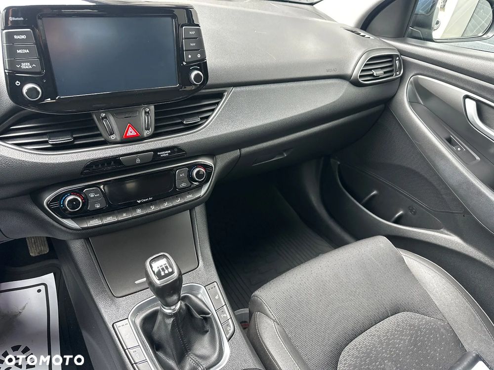 Hyundai i30 1.4 T-GDI Premiere Luxury - 22