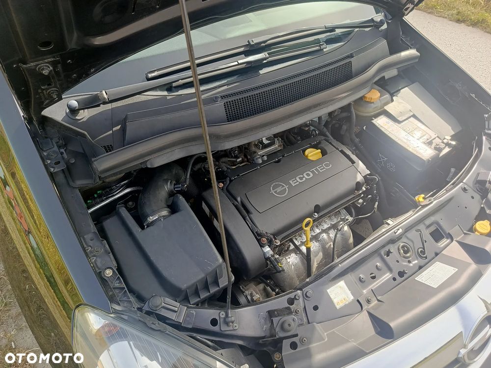 Opel Zafira 1.6 Cosmo - 9