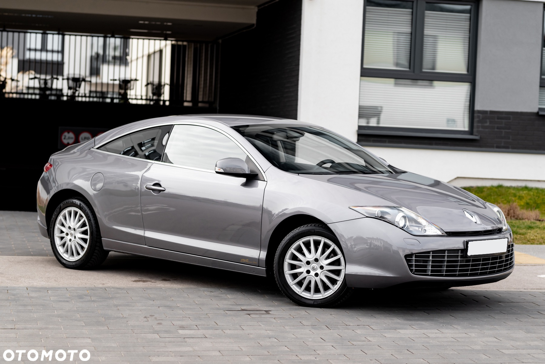 Renault Laguna Coupe V6 dCi 235 FAP GT - 12