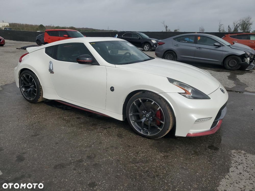 Nissan 370 Z - 1