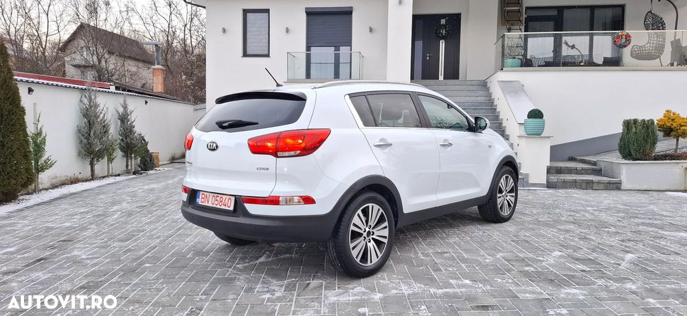 Kia Sportage 2,0 CRDI AWD Dream-Team Edition - 4