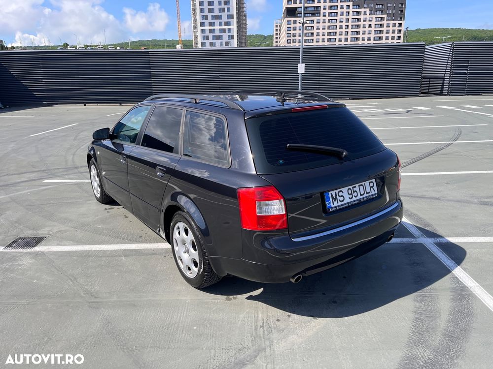 Audi A4 1.8 T Aut - 6