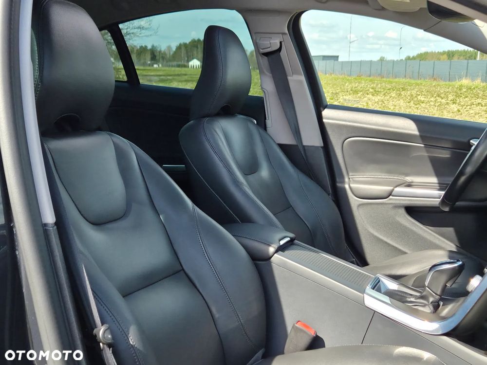 Volvo S60 T5 Drive-E Summum - 13