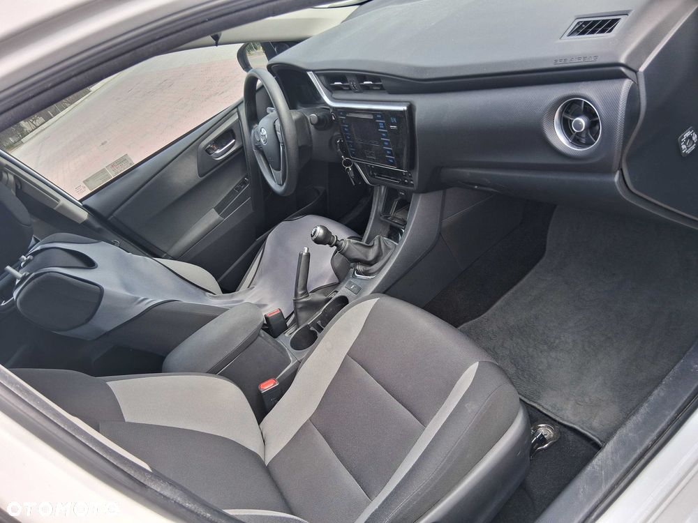 Toyota Auris - 6