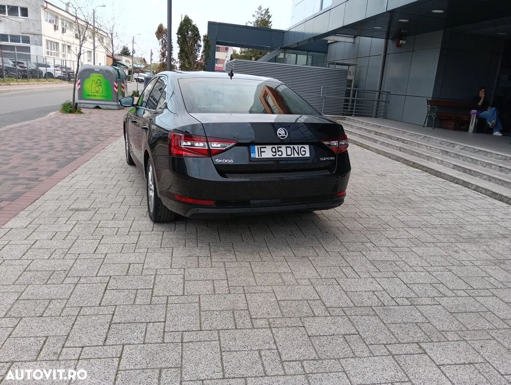 Skoda Superb 2.0 TDI DSG Style - 3