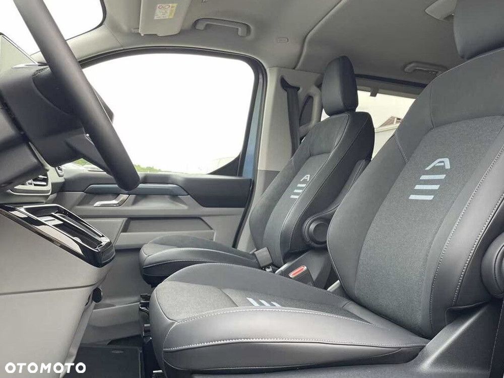 Ford Tourneo Custom - 17