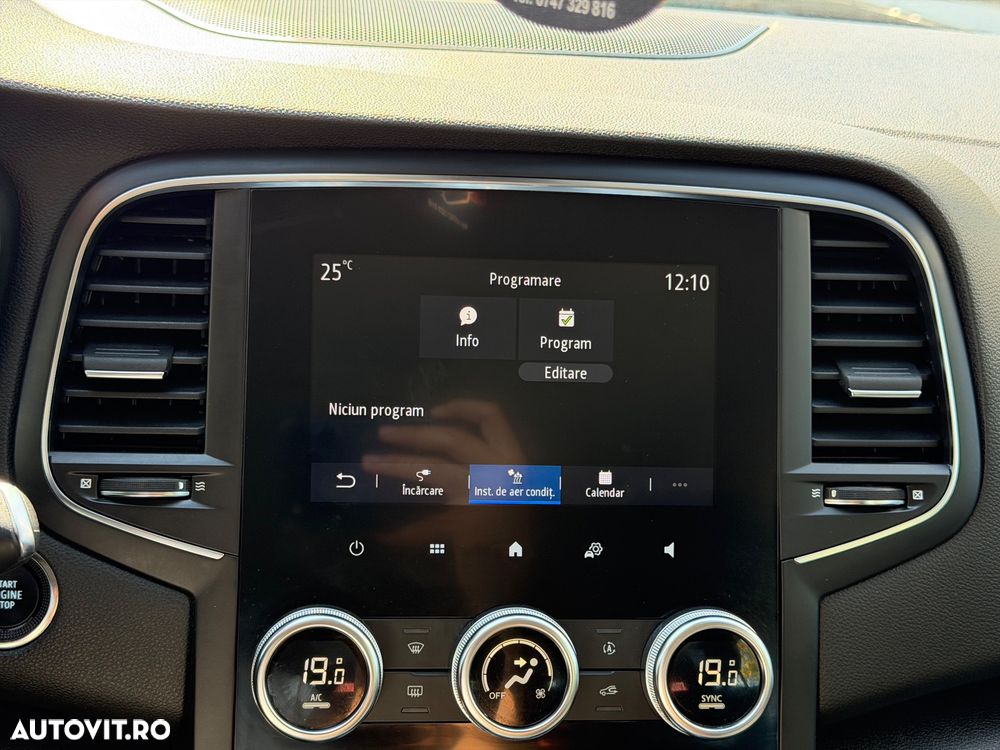 Renault Megane E-TECH 160 BUSINESS EDITION - 28