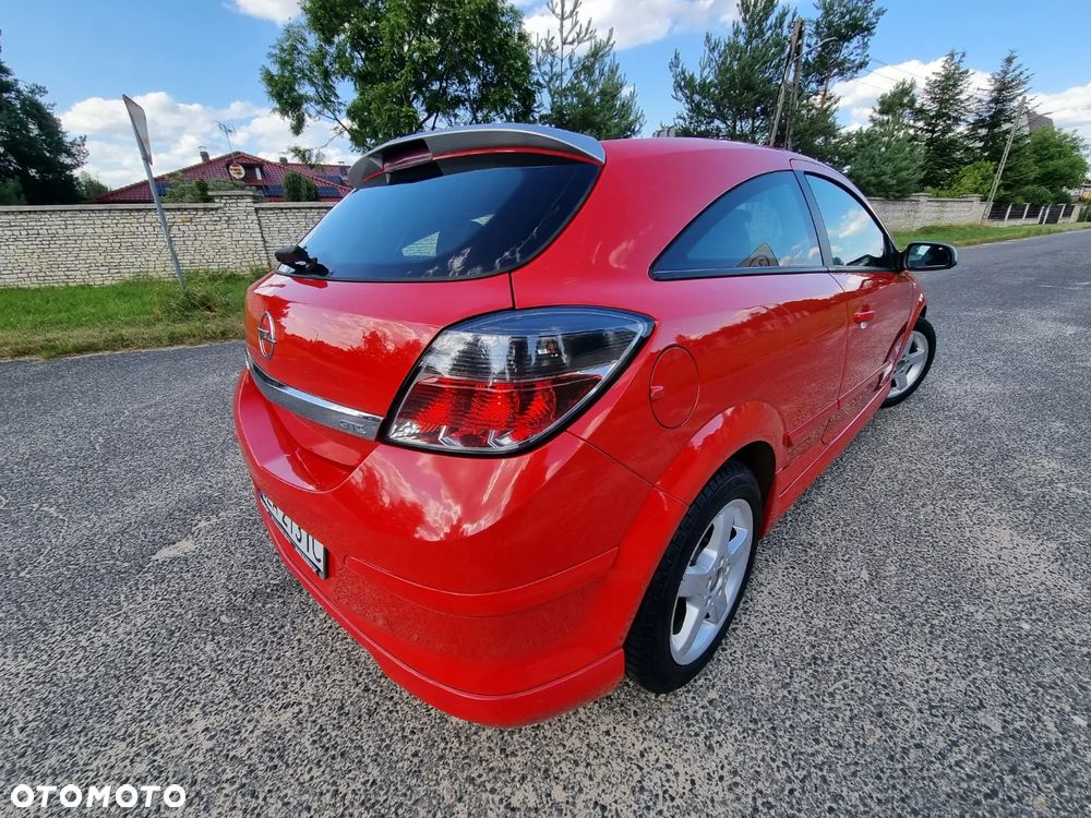 Opel Astra III GTC 1.6 Sport - 32