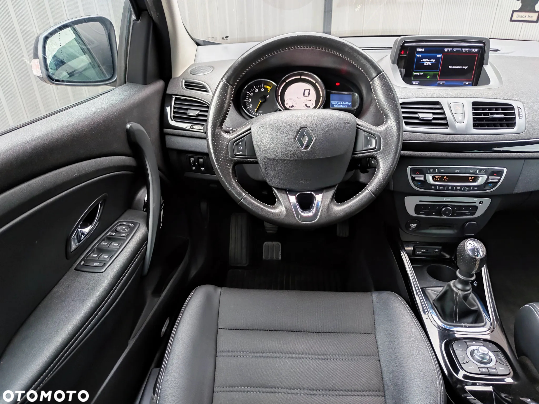 Renault Megane Grandtour ENERGY TCe 130 BOSE EDITION - 23