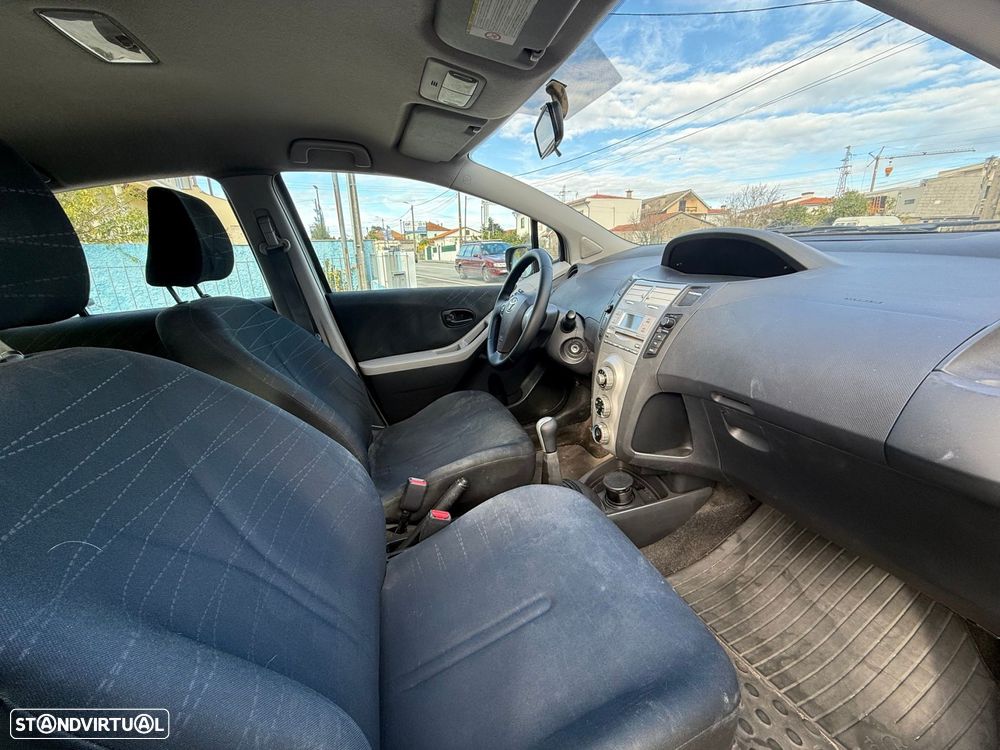 Toyota Yaris 1.0 VVT-i AC - 13