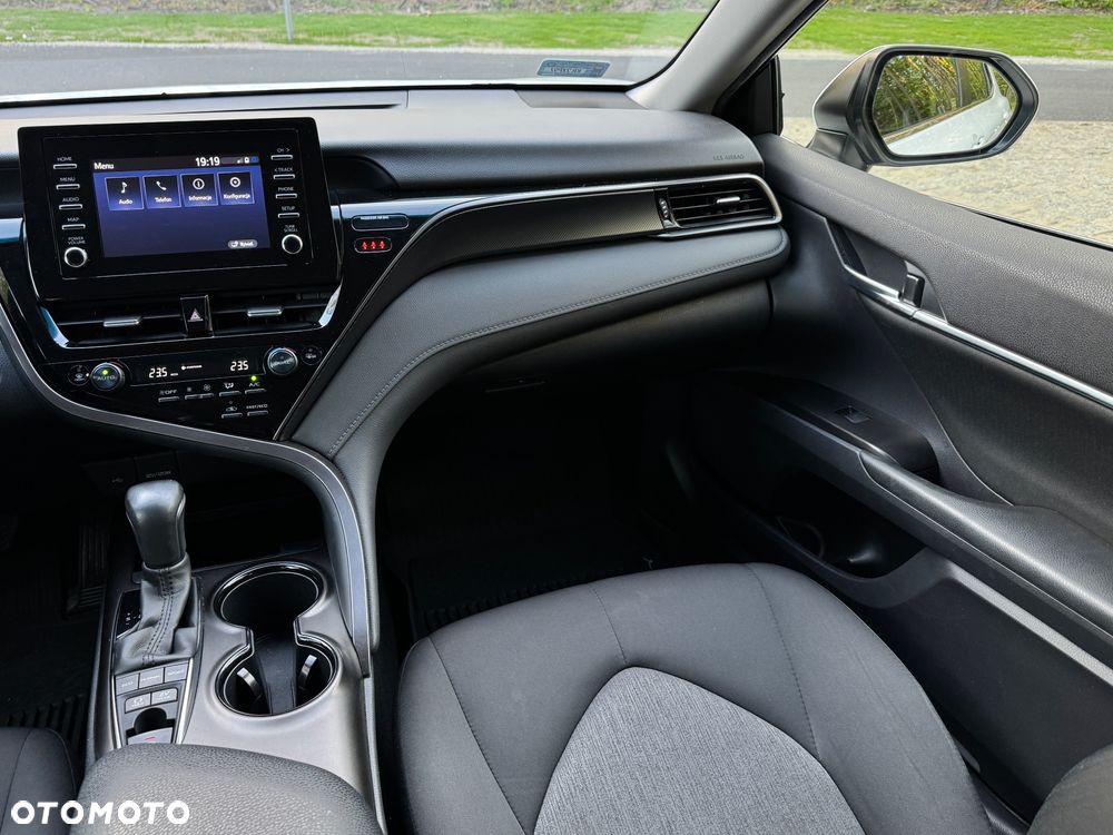 Toyota Camry 2.5 Hybrid Comfort CVT - 17