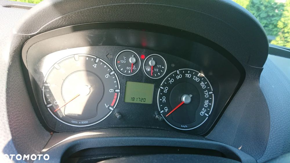Ford Fiesta 1.4 Ambiente - 10