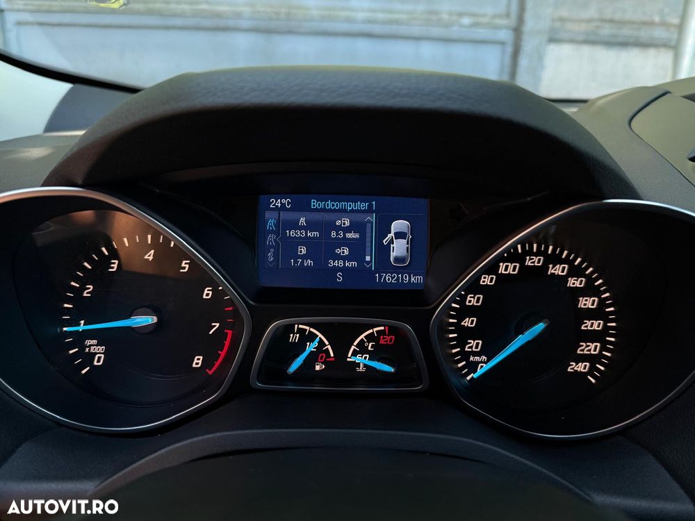Ford Kuga - 12