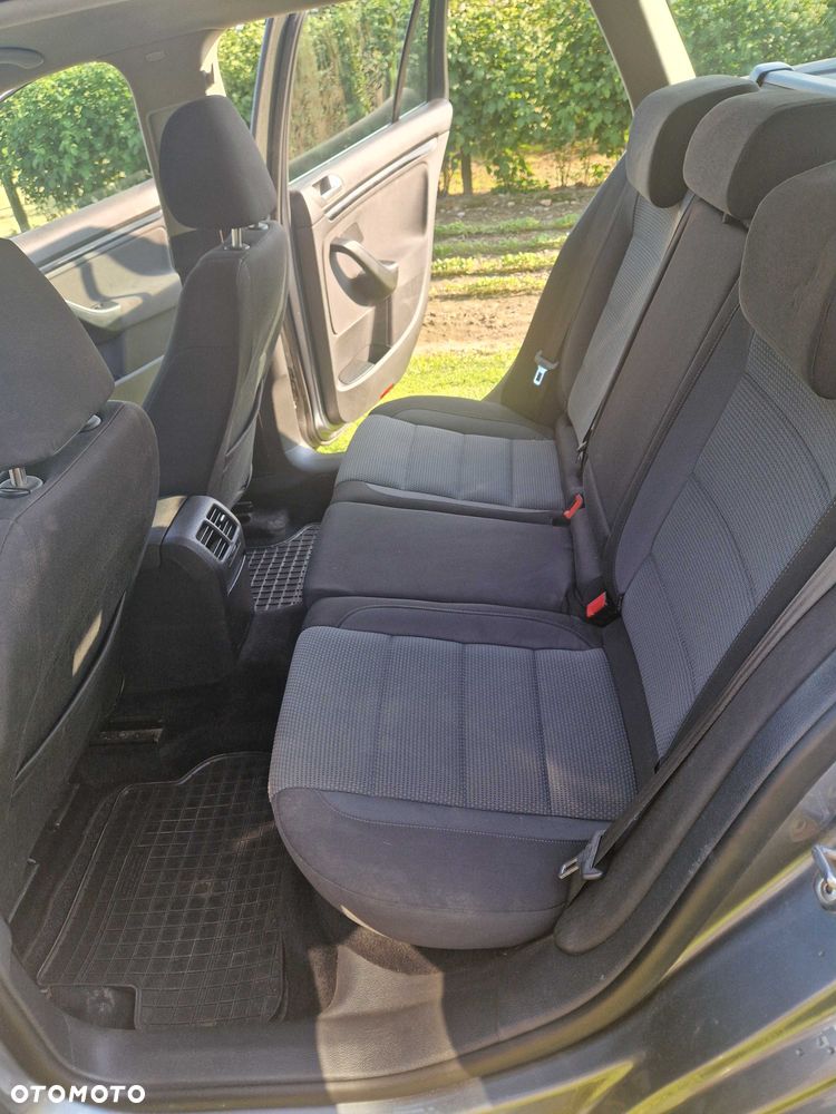 Volkswagen Golf - 6
