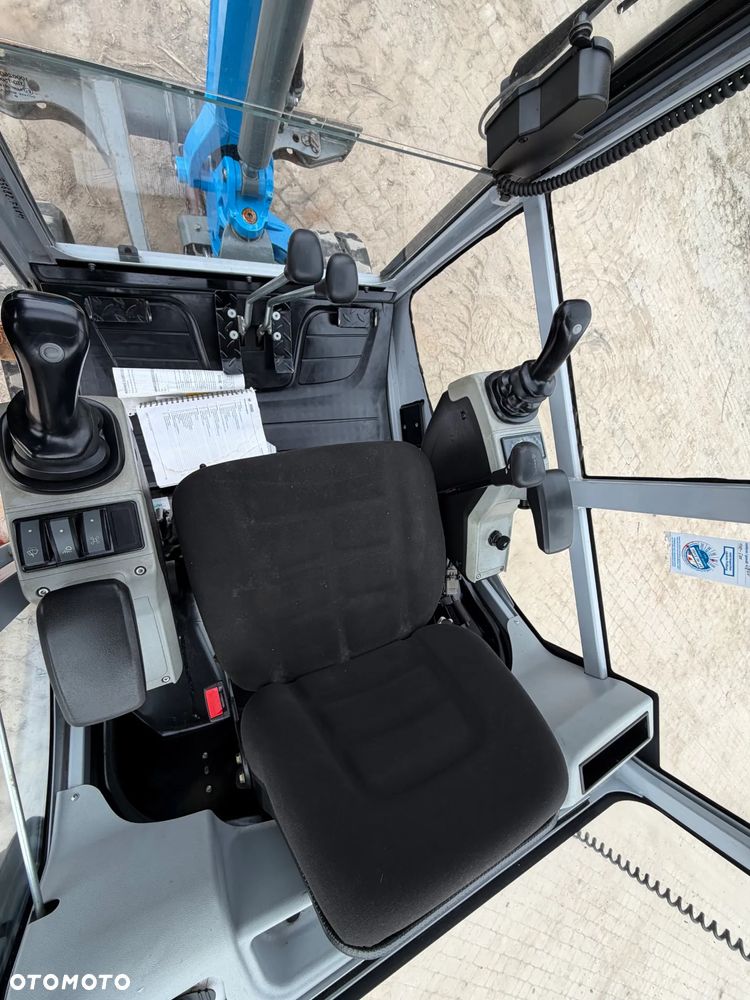 Wacker Neuson ET16 Minikoparka Koparka 2 tony. 793mtg JAK NOWA 2018 rok z Gospodarstwa Norweskiego 793 mtg. IGŁA! Rozsuwane hydraulicznie gąsienice. Dodatkowe sekcje Hydrauliczne. Silnik Yanmar 3 cyl. Aktualna DEKRA BMWT. Po serwisach! Ani deka luzów i wycieków. OKAZJA TANIO. Zadbana maszyna. 2 łyżki. Nie różni się od nówki sztuki z salonu!! Wielka Okazja. Fabryczny lakier na podzespołach! - 7