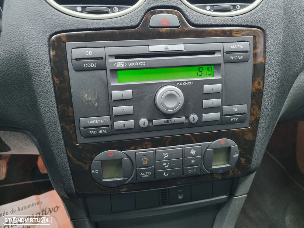 Ford Focus 1.6 TDCi Ghia - 12