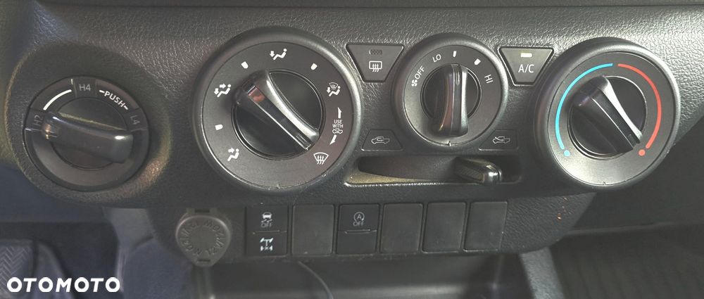 Toyota Hilux 2.4 D-4D Double Cab DLX 4x4 - 12