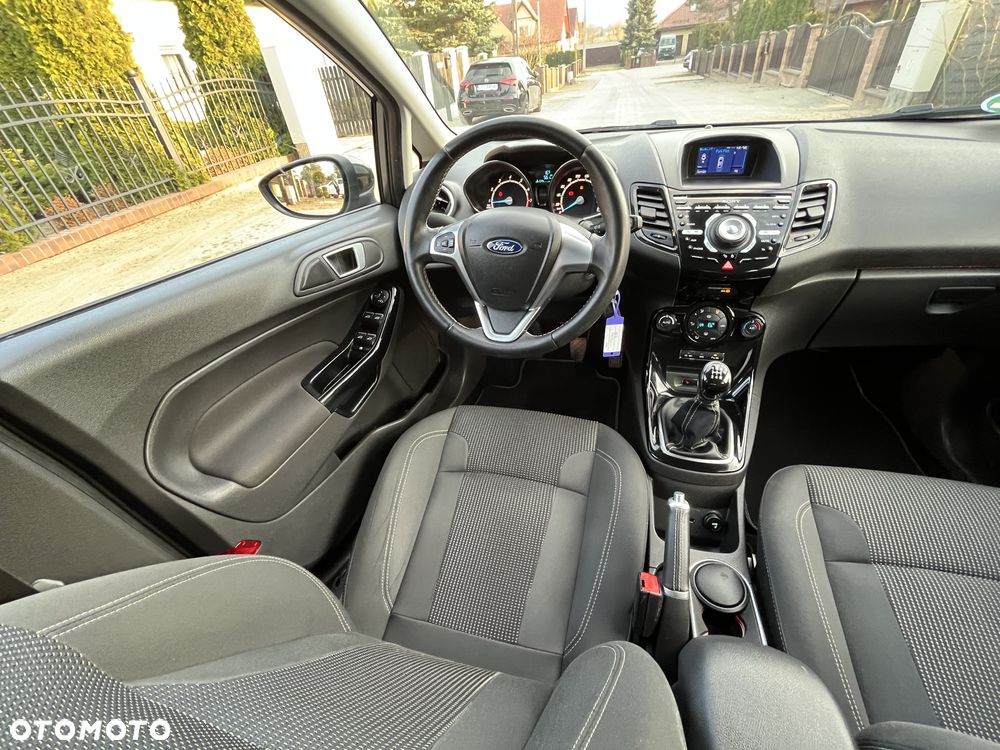 Ford Fiesta 1.0 EcoBoost S&S TITANIUM - 17