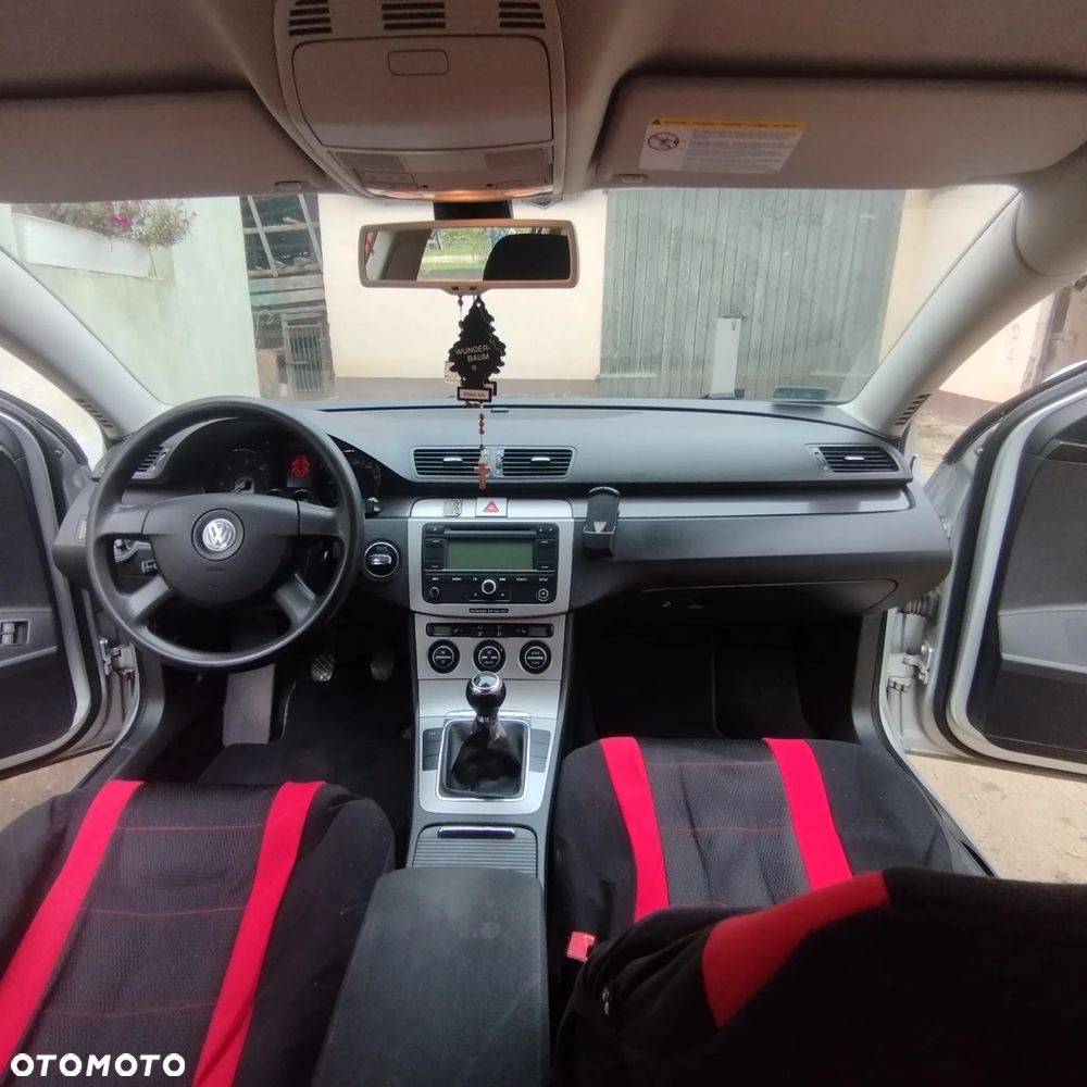 Volkswagen Passat 2.0 TDI DPF Highline - 11