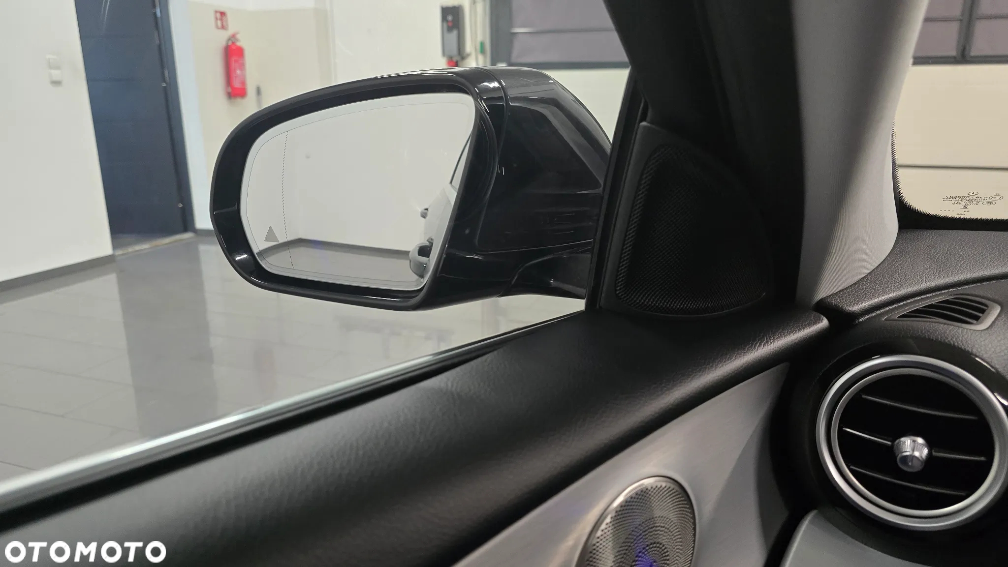 Mercedes-Benz Klasa E 300 de 4Matic T 9G-TRONIC Exclusive - 21