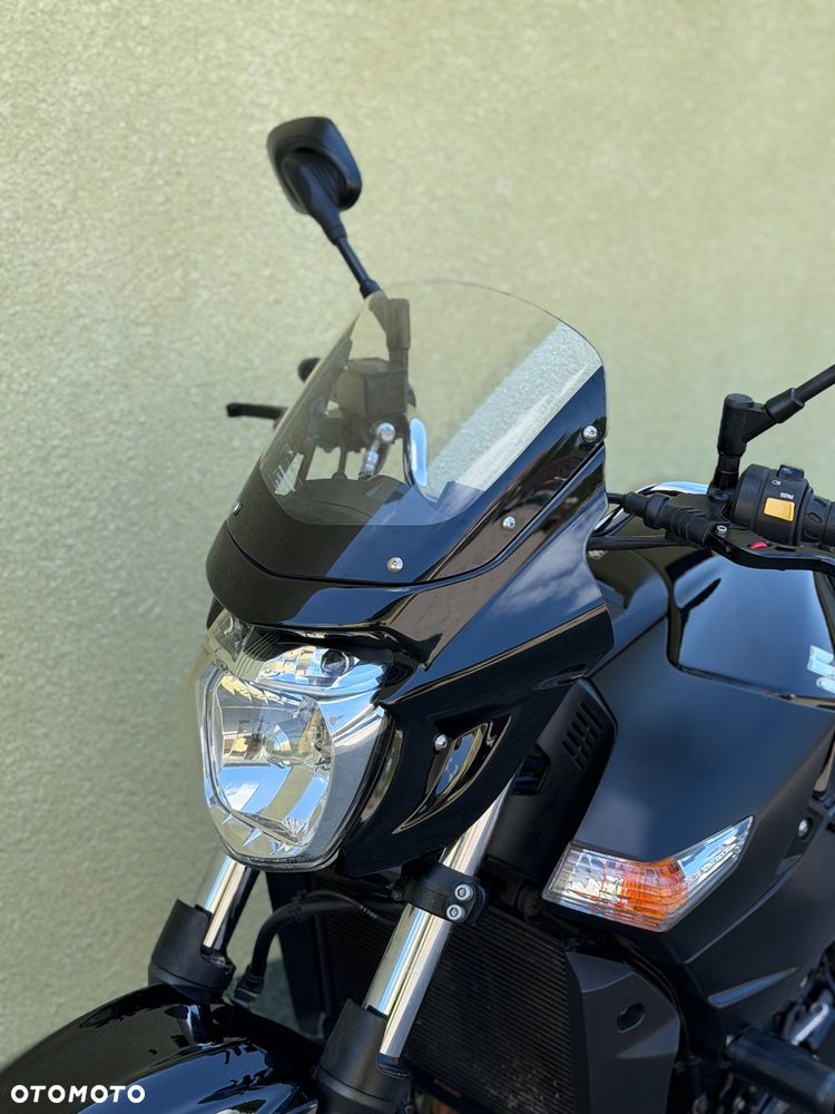 Suzuki GSR - 28