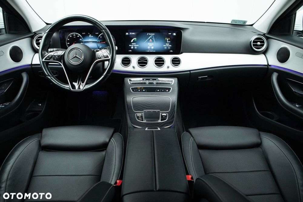 Mercedes-Benz Klasa E 220 d 4-Matic AMG/Avantgarde - 23