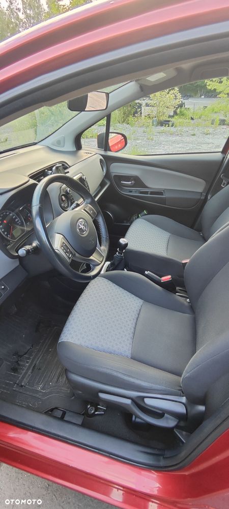 Toyota Yaris 1.33 Premium EU6 - 18