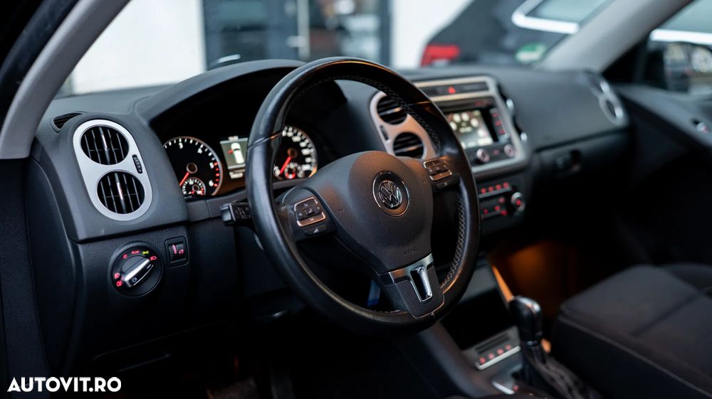 Volkswagen Tiguan 2.0 TDI DPF 4Motion BlueMotion Technology DSG Sport & Style - 6