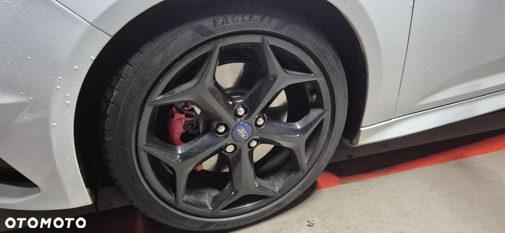 Ford Focus 2.0 EcoBoost ST - 9