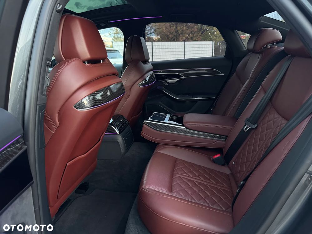 Audi S8 - 18