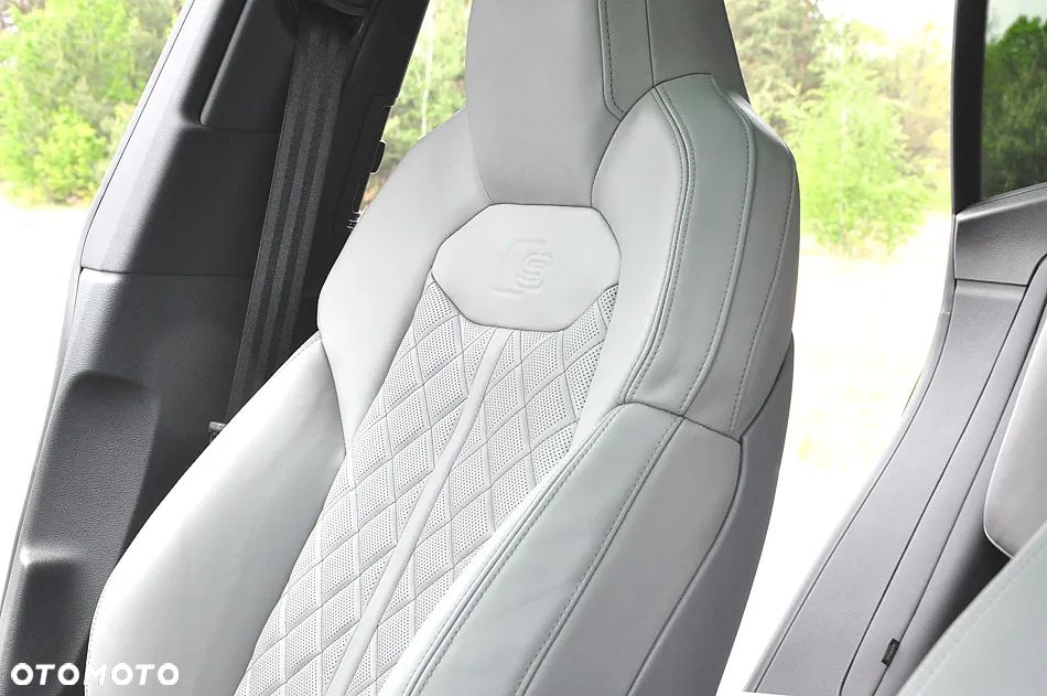Audi Q8 SUV TFSI quattro 250 kW tiptronic S line business - 32
