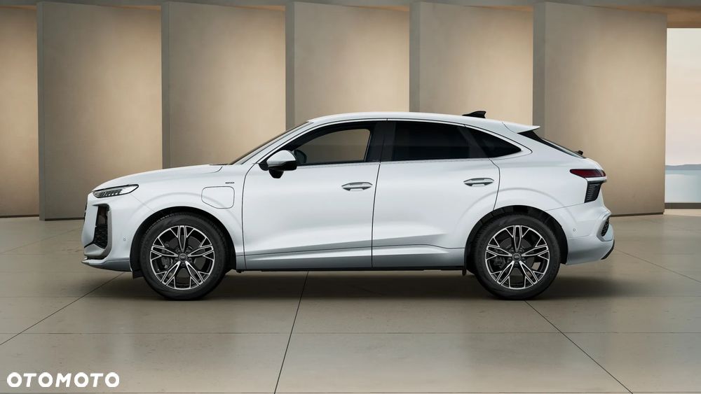 Audi Q3 e-Hybrid 200kW S tronic - 4