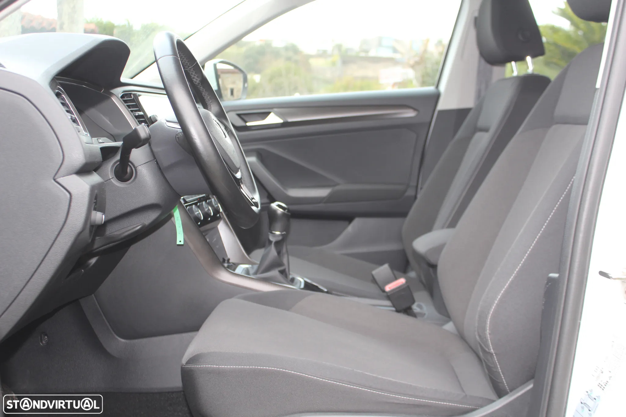 VW T-Roc 1.5 TSI Beats - 11