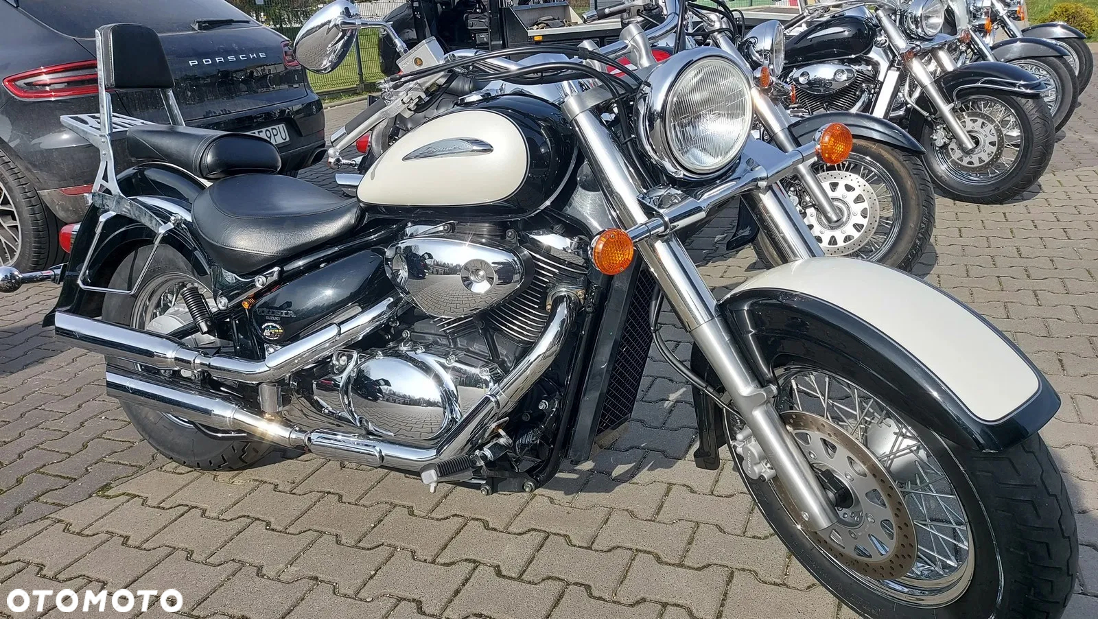 Suzuki Intruder - 33