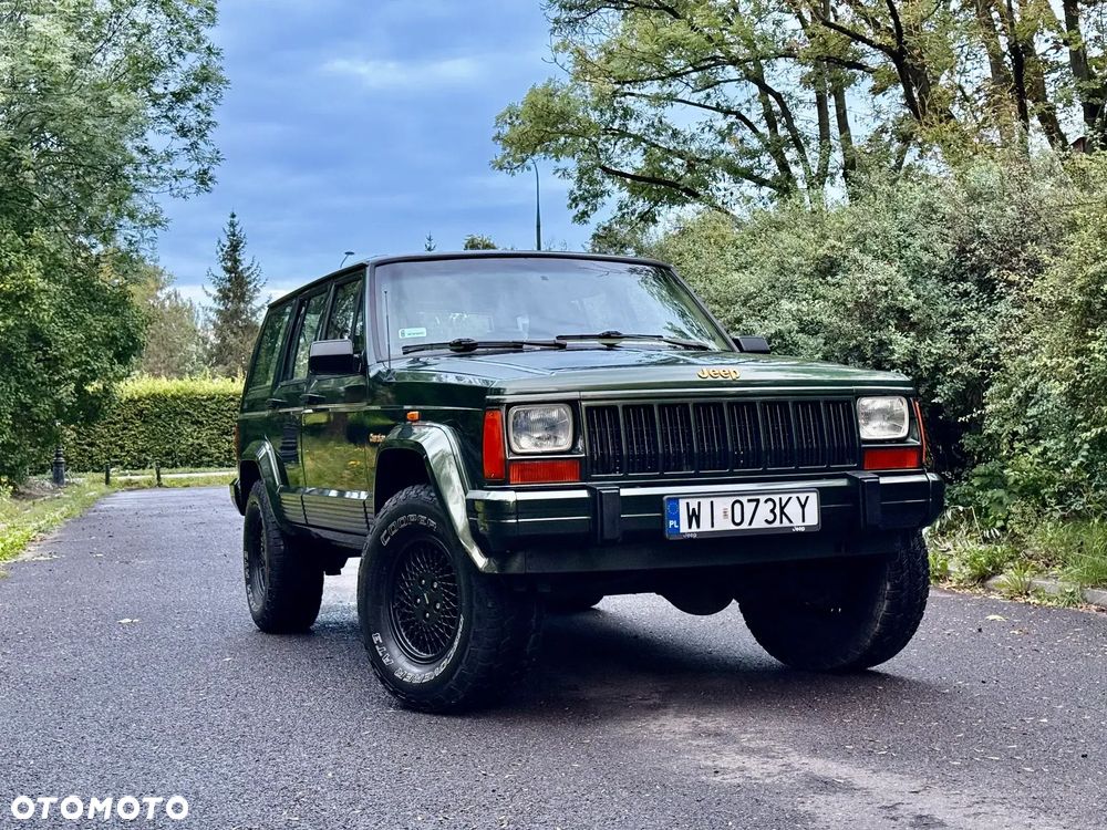 Jeep Cherokee - 1
