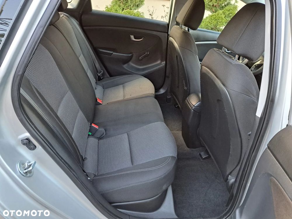 Hyundai i30 1.6 Classic + - 7