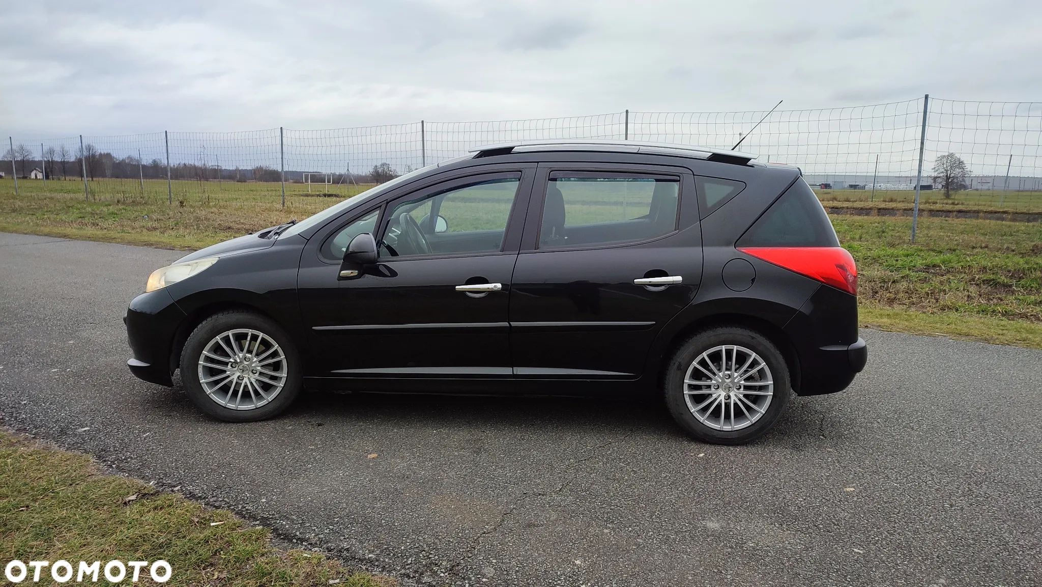 Peugeot 207 1.6 HDi Trendy - 9