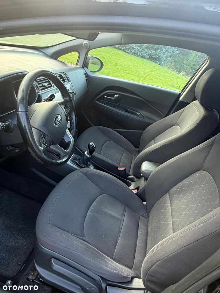Kia Rio 1.4 crdi M - 10
