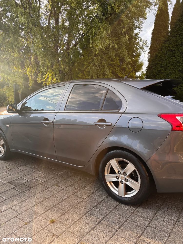 Mitsubishi Lancer 1.8 Invite - 12